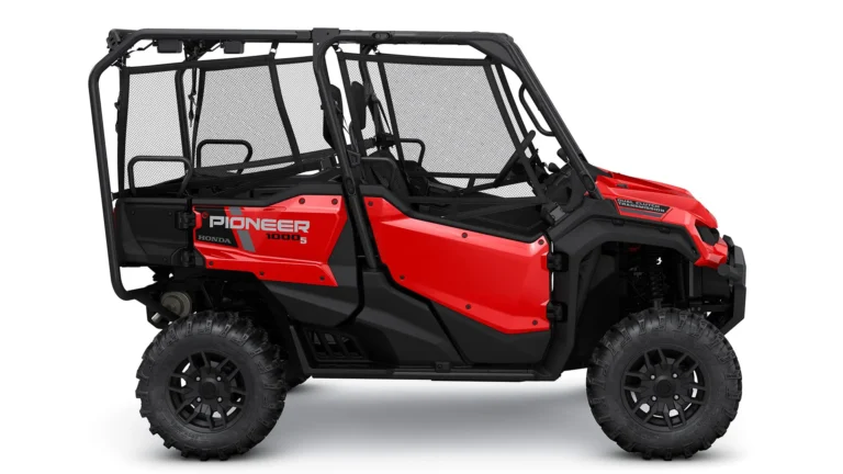 Honda Pioneer 1000 color rojo