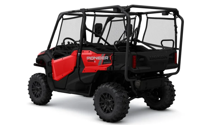 Honda Pioneer 1000 color rojo