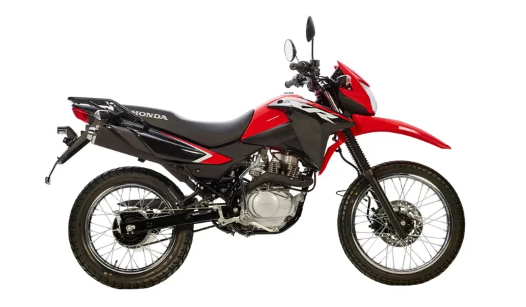 Honda XR 150L de color Rojo